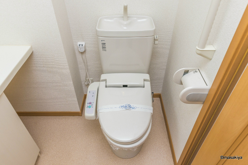 フィオーレ本郷のトイレ|トイレ　ウォシュレット付き。