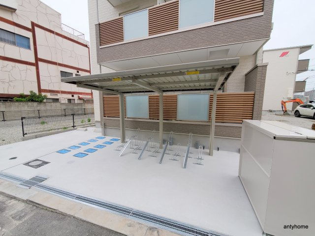 GRANDIR出来島 仲介手数料無料の駐車場