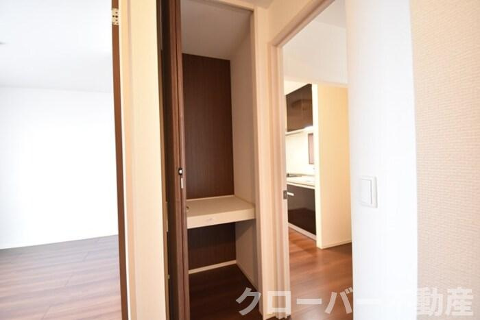 サンライズ豊益 築港町の収納|物入（廊下）