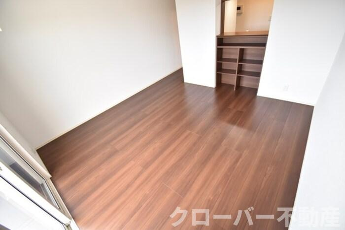 サンライズ豊益 築港町の居間・リビング|ＬＤＫ１２帖
