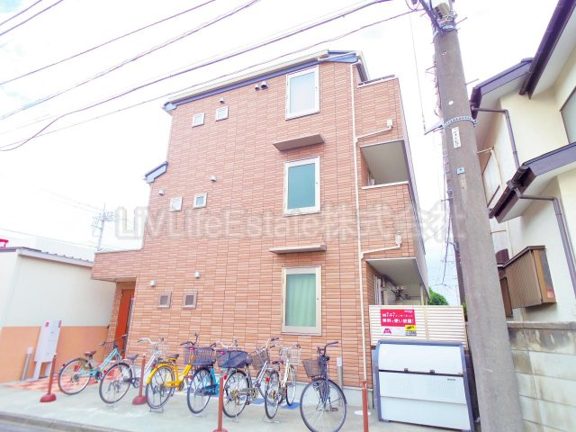 東村山市秋津町５丁目のアパートの外観