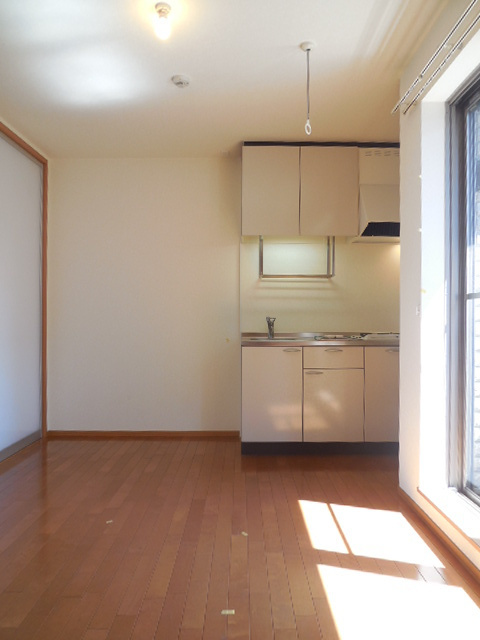 ラフィーネ目黒の居間・リビング|★明るいフローリングのお部屋です★