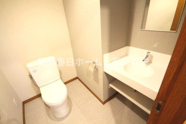 廊下側トイレです
