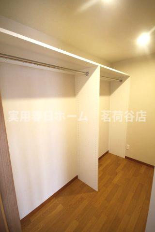 9.5帖洋室のウォークインクローゼットです