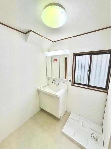 鳩岡２丁目戸建の洗面所