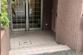 プレール東麻布のエントランス