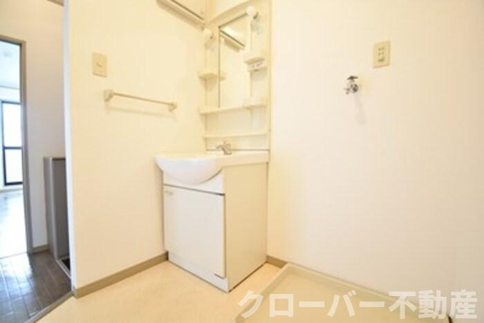ファミーユタイチ Ａ棟の洗面所|洗髪洗面化粧台・室内洗濯機置場