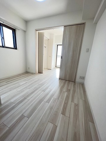 大阪市西淀川区柏里１丁目の賃貸マンションの居間・リビング|ゆったりとしたリビングです