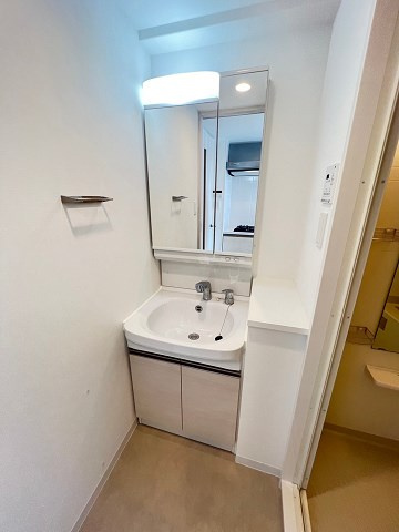 大阪市西淀川区柏里１丁目の賃貸マンションの洗面所|ゆったりとスペースのある洗面所