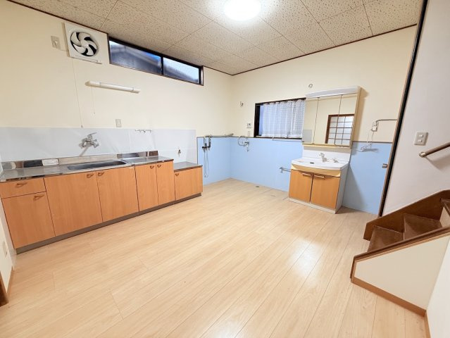 田辺市上屋敷一丁目_中古戸建ての居間・リビング