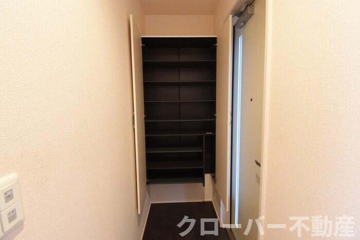 ラナ マラキ B棟の収納|シューズボックス