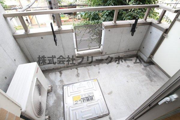 武蔵野市西久保１丁目の賃貸マンションのバルコニー
