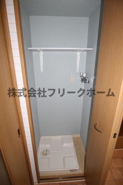 武蔵野市西久保１丁目の賃貸マンションの洗面所