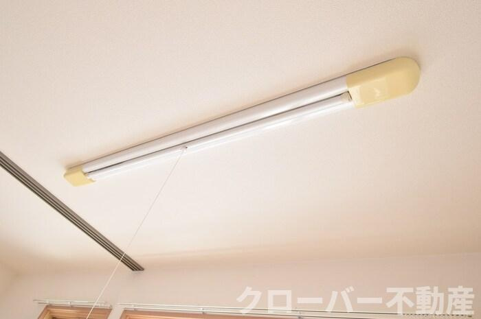 リバーサイド マロニエの内装|室内物干し金物