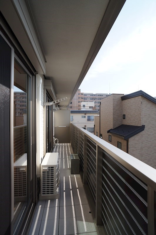江戸川区平井４丁目の賃貸マンションのバルコニー|ワイドなバルコニーはいかが？