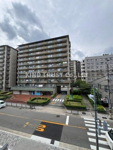 ミラージュパレス新梅田Cieloの駐車場|駐車場に車を止められます