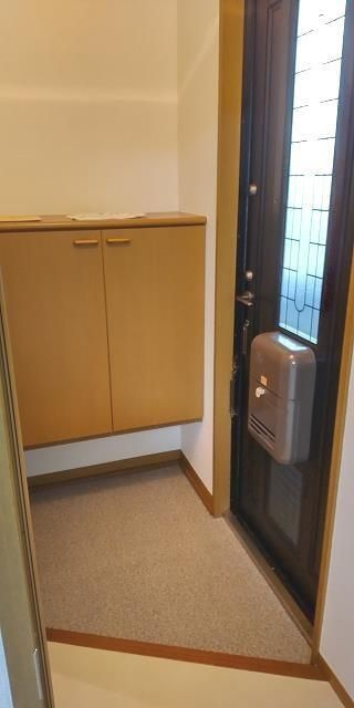 メゾン駒木Ｂの玄関|落ち着いた玄関です（参考写真です）