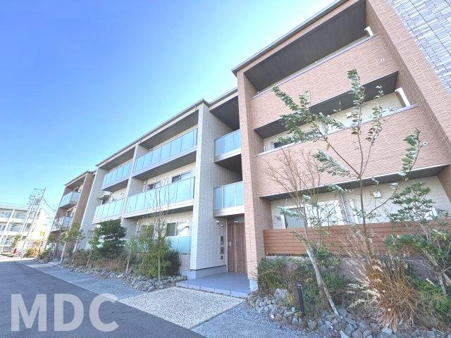 ＢＥＲＥＯ蔵本元町【ＢＥＬＳ認証】の駐車場