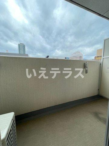 レジディア神戸磯上のバルコニー