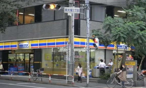 豊島区巣鴨４丁目の賃貸マンションの周辺