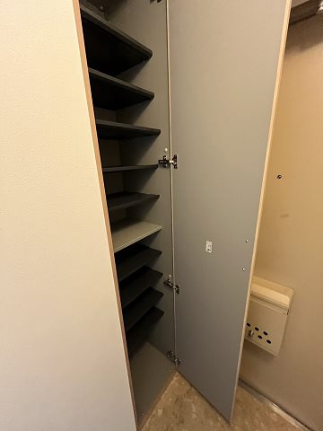 尼崎市御園１丁目の賃貸マンションの収納