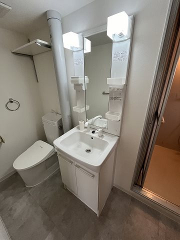 尼崎市御園１丁目の賃貸マンションの洗面所