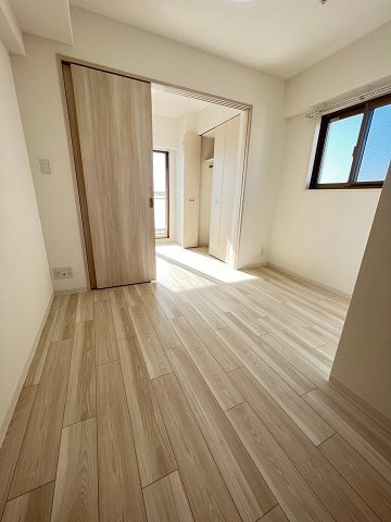 大阪市西淀川区柏里１丁目の賃貸マンションの居間・リビング|こちらのリビングで趣味の時間をお楽しみください