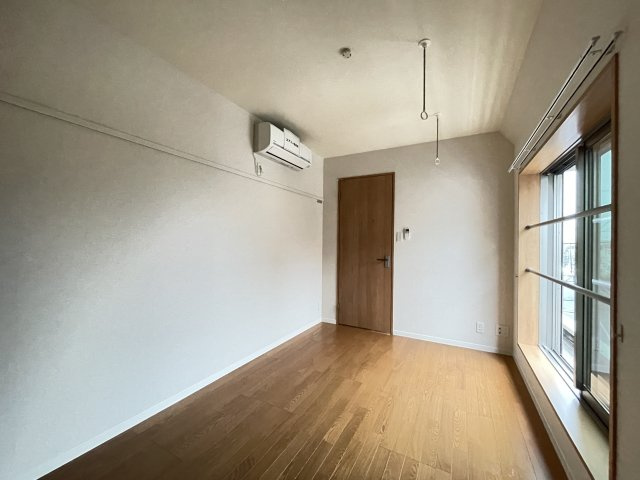 ベラルーナ旗の台の洋室