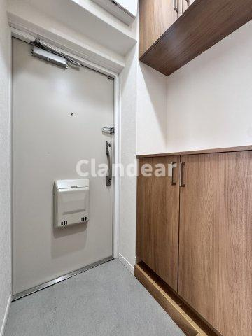オオサキ竹の塚マンションの玄関|ドキドキの新生活も、安心してスタート。ぴったりの住まいを見つけませんか？クランディアが一緒に住まい選びをサポートします‼　まずは、お気軽にお問合せください　＃クランディア