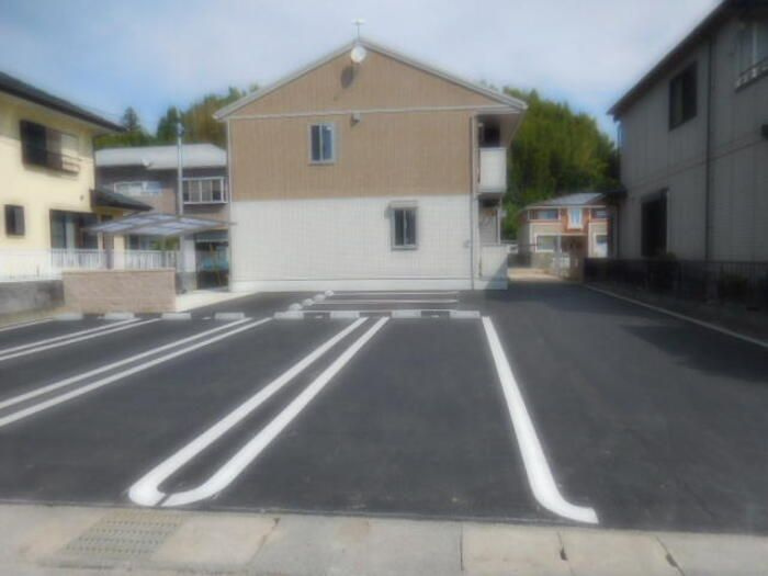 ピースフルの駐車場