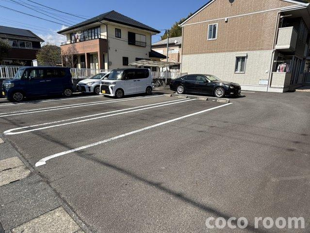 ピースフルの駐車場