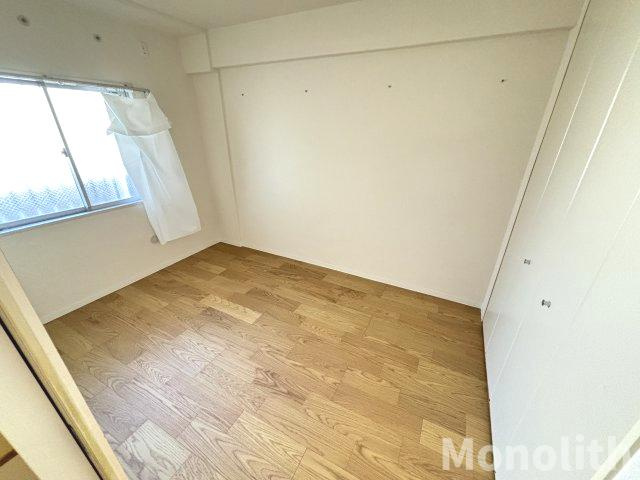 サンヴァリエ津久野9号棟の洋室