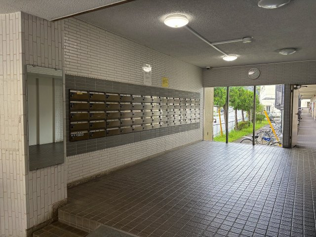 【エントランス】