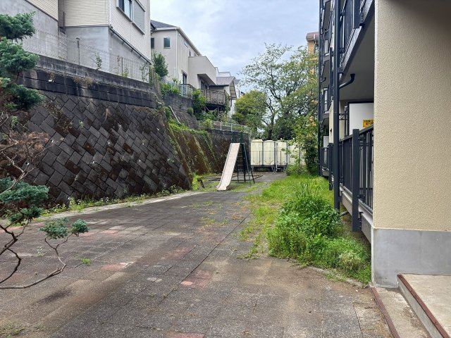 【中庭】