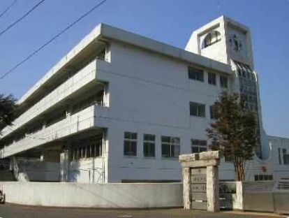 鎌倉市立小坂小学校まで819ｍ