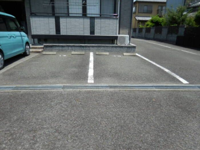 セジュールくれ竹　Aの駐車場