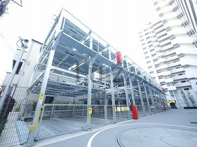 プレミスト横浜ポートサイドの駐車場
