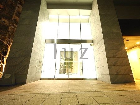 プレミスト横浜ポートサイドのエントランス