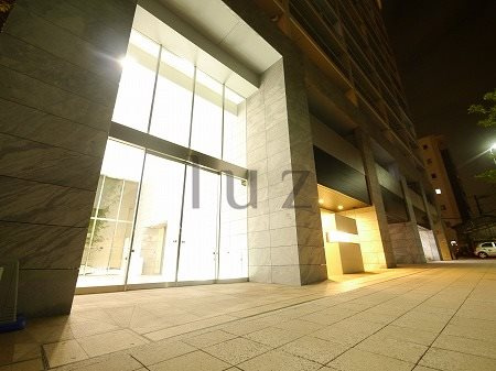 プレミスト横浜ポートサイドのエントランス