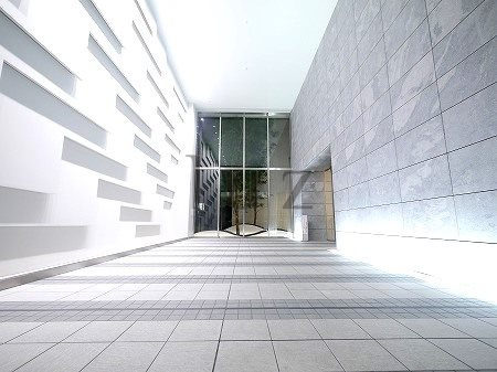 プレミスト横浜ポートサイドのエントランス