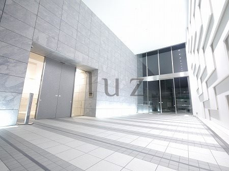 プレミスト横浜ポートサイドのロビー