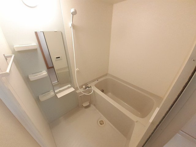 レジデンスさくら台Ｄの浴室|きれいなお風呂です