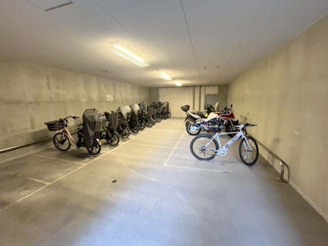 クレヴィア豊洲の駐輪場|共用部・駐輪場