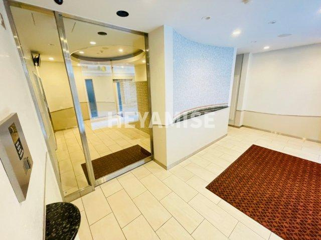 ABITI浜町のエントランス