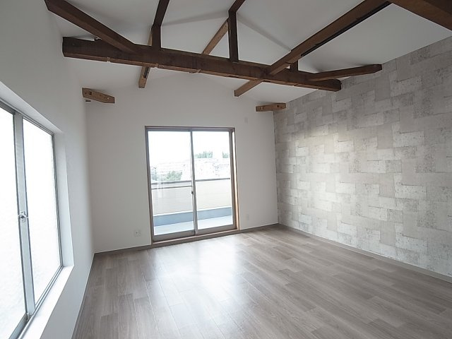 鈴蘭台東町５丁目戸建の設備|窓が多く風通し、日当たり良好です