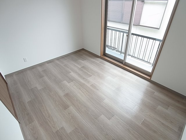 鈴蘭台東町５丁目戸建の内装|人気のオールフローリングタイプ