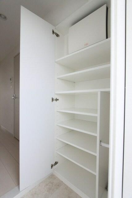 府中市寿町３丁目の賃貸マンションの収納