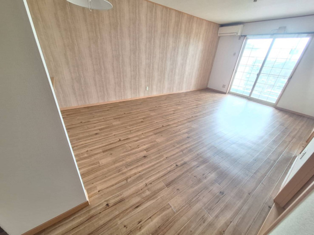 ライズガーデン参番館の居間・リビング