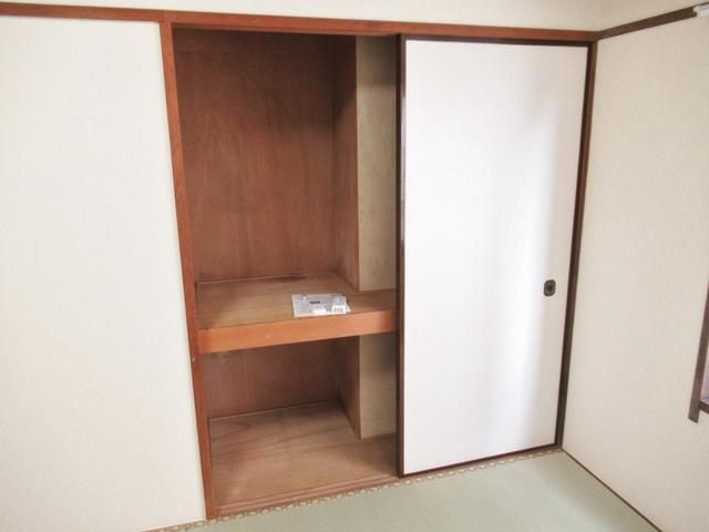 フローラルハイツの収納