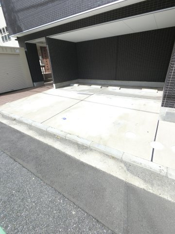 ニュートリノ要の駐車場